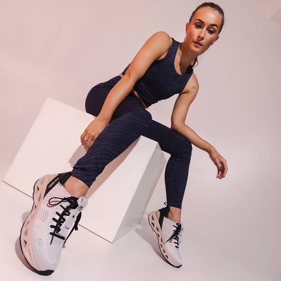 Steve Madden Surge 1 Trainer Blk Blush 4 Steve Madden Surge 1 Trainer Blk Blush - Image 2